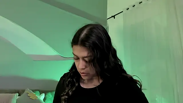 Nicolle W online show from March 17, 6:42 pm