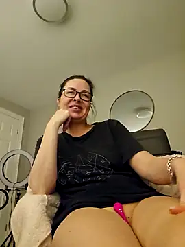 Snapshot of RebeccaXO_ chatting on February 11, 3:29 am RebeccaXO online show from February 11, 3:29 am