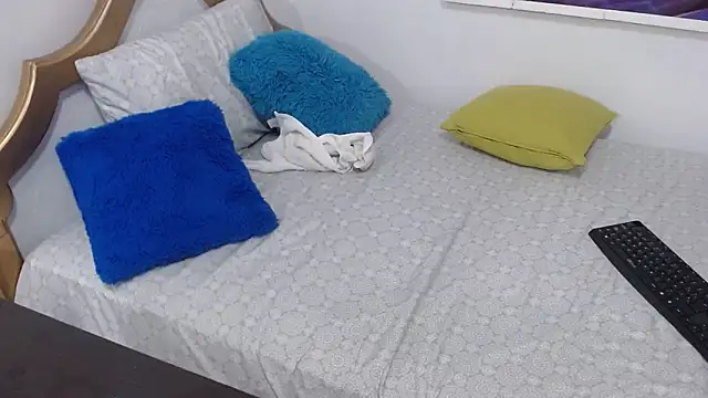 emiliaa hot online show from February 24, 7:52 pm