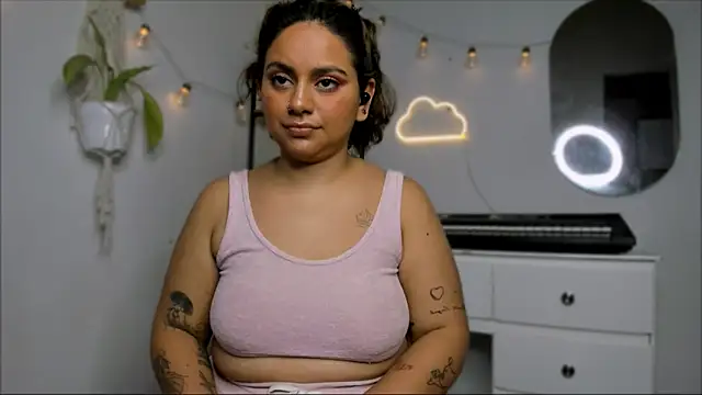 susy angel online show from December 29, 6:14 am