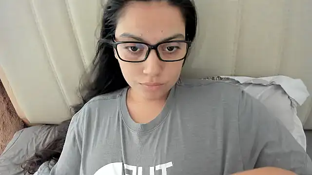 roniewester online show from November 24, 2:17 pm