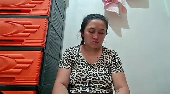 LalaiAsian online show from March 22, 5:09 pm