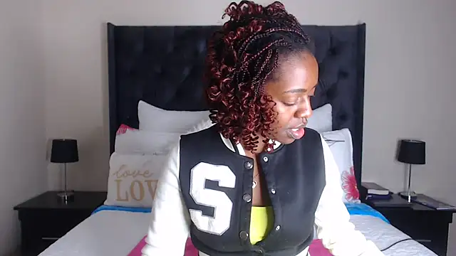 Sexynaughty Gal online show from November 18, 9:30 pm