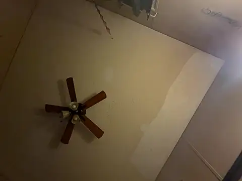 jck1m0t online show from February 13, 7:03 am