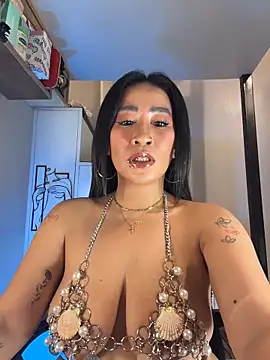 Snapshot of AsianMilfSheryl chatting on April 25, 7:55 am AsianMilfSheryl online show from April 25, 7:55 am