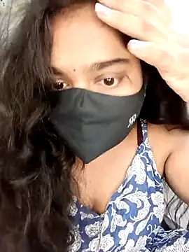 Snapshot of riya-baby chatting on June 2, 1:51 am riya-baby online show from June 2, 1:51 am