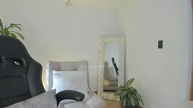 Ally Snow online show from November 3, 12:50 pm