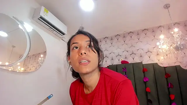 Snapshot of PilarJones_ chatting on February 19, 12:33 pm PilarJones online show from February 19, 12:33 pm