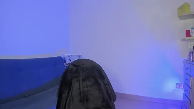 Snapshot of emma_rules99 chatting on September 26, 1:42 am emma rules99 online show from September 26, 1:42 am