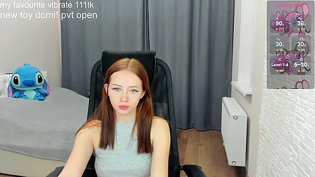 Hot Mia  online show from December 2, 1:57 pm