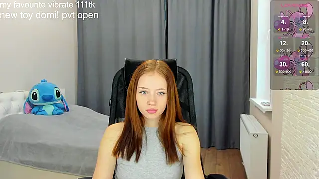 Hot Mia  online show from December 4, 8:23 am