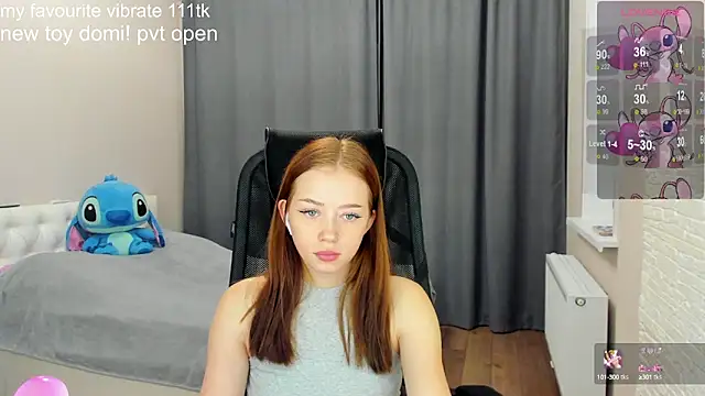 Hot Mia  online show from December 4, 11:30 am