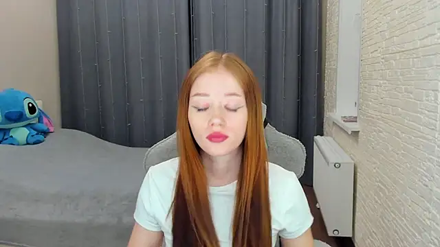 Hot Mia  online show from February 19, 3:49 pm