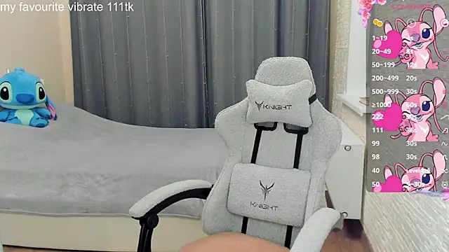 Hot Mia  online show from March 13, 4:01 pm