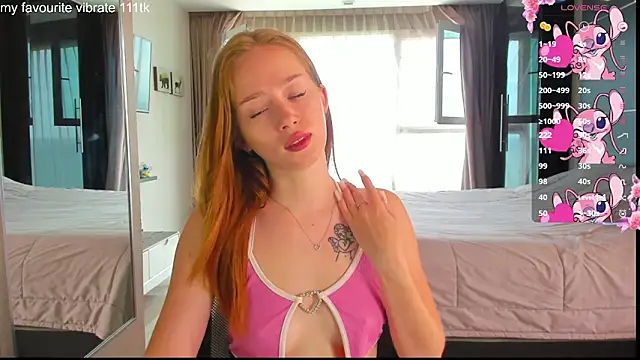 Hot Mia  online show from September 25, 4:27 am