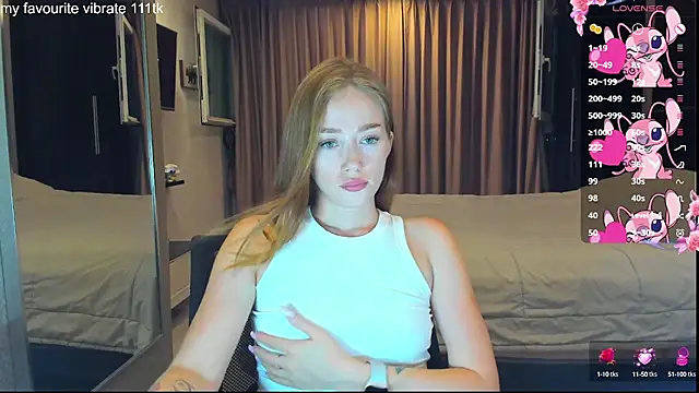 Hot Mia  online show from September 27, 11:48 am