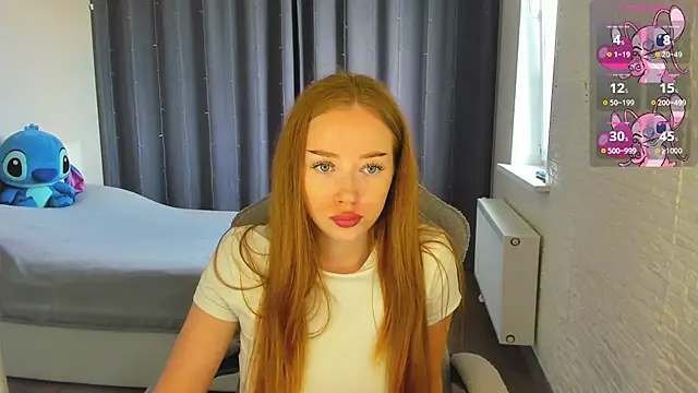 Snapshot of Hot_Mia_ chatting on June 16, 10:18 am Hot Mia online show from June 16, 10:18 am