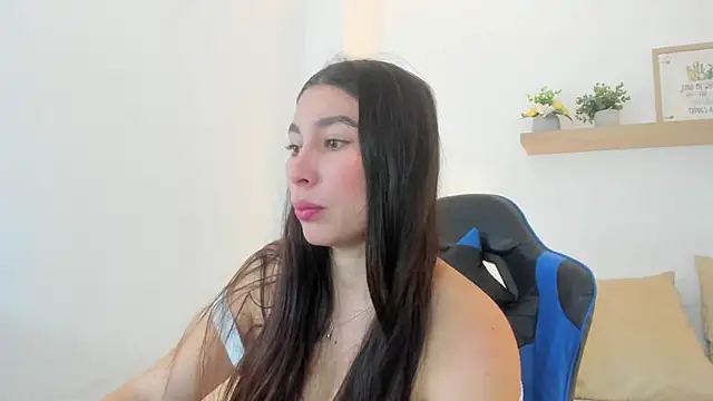 Snapshot of bella_99_ chatting on June 12, 11:42 am bella 99 online show from June 12, 11:42 am
