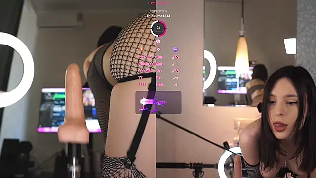 Snapshot of Sweet_Mistie chatting on May 27, 7:05 am Sweet Mistie online show from May 27, 7:05 am