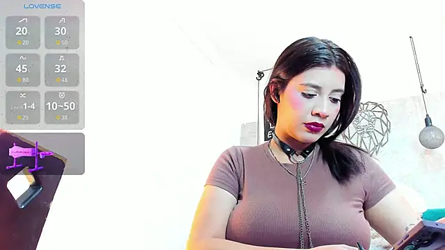 Snapshot of Rebeca_xs chatting on February 1, 8:40 pm Rebeca xs online show from February 1, 8:40 pm