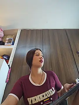 Snapshot of Rebeca_xs chatting on February 24, 7:28 am Rebeca xs online show from February 24, 7:28 am