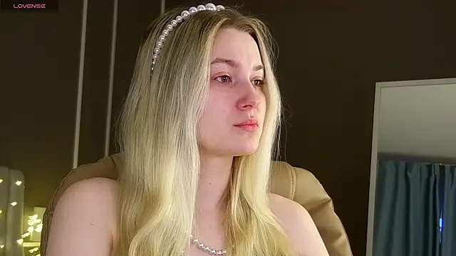 elinanortas online show from March 8, 1:06 am