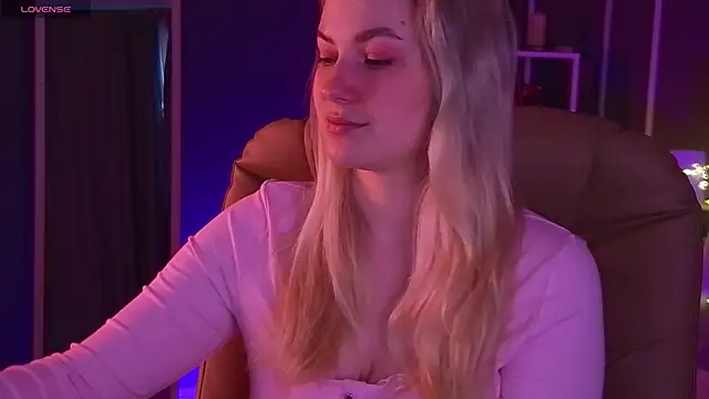 elinanortas online show from March 15, 1:19 am