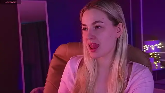 elinanortas online show from March 19, 1:10 am