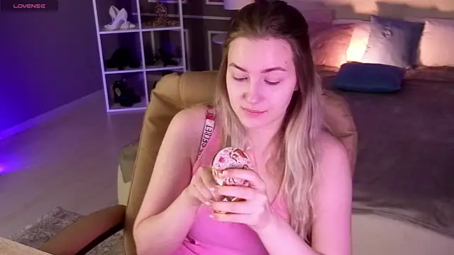 elinanortas online show from October 7, 1:03 am