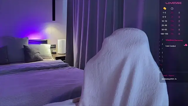 elinanortas online show from November 28, 4:37 am