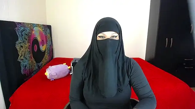 evelyn  salah online show from March 16, 1:33 am