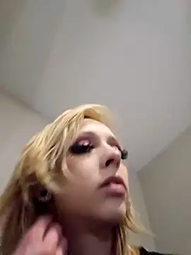 AmethystFoxx online show from February 5, 6:04 pm