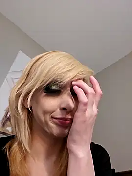 AmethystFoxx online show from March 14, 3:25 pm