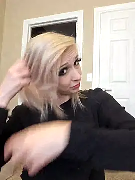 AmethystFoxx online show from September 21, 7:26 pm