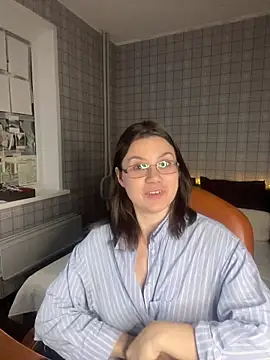 NinaVI online show from December 21, 9:00 pm