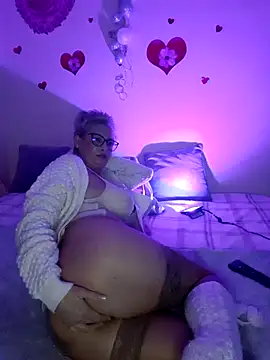 BellaBellaHot online show from November 1, 9:28 pm