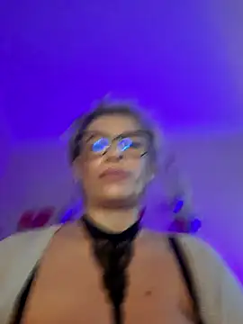 BellaBellaHot online show from December 1, 9:25 am