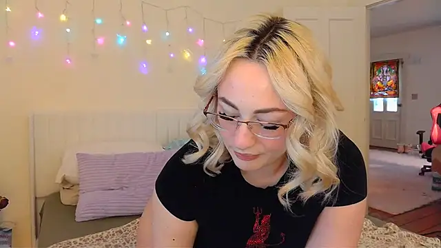 ashleyblaydex online show from February 17, 8:59 pm