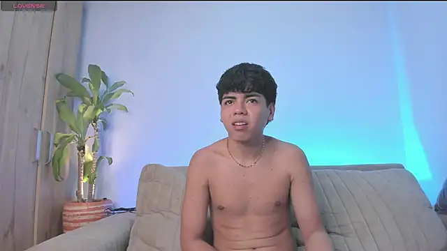 tomdrew69 online show from October 24, 4:42 am