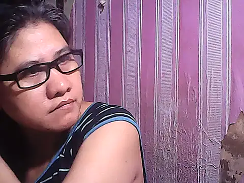 sweetsosie18 online show from October 16, 11:39 pm