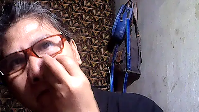 sweetsosie18 online show from April 1, 11:11 am