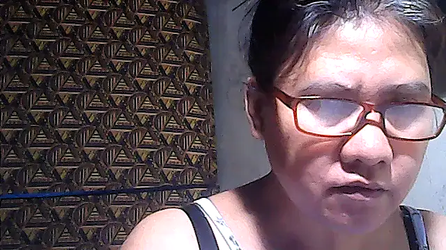 sweetsosie18 online show from April 5, 5:48 am