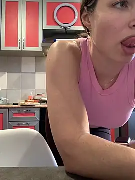 Snapshot of SeducingYoghourt chatting on February 22, 2:15 pm SeducingYoghourt online show from February 22, 2:15 pm