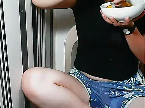 Snapshot of innocently_yours chatting on January 26, 9:08 am innocently yours online show from January 26, 9:08 am