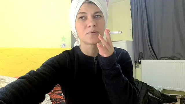 Snapshot of MercyLove chatting on April 24, 4:31 pm MercyLove online show from April 24, 4:31 pm