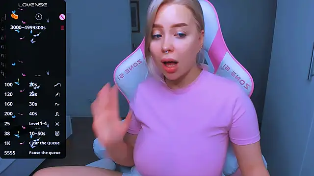 MonaLauu online show from December 28, 10:44 pm