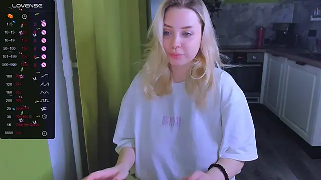 MonaLauu online show from November 22, 8:08 pm