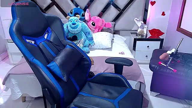 Snapshot of lady_Ary_xx chatting on December 21, 2:09 am lady Ary xx online show from December 21, 2:09 am