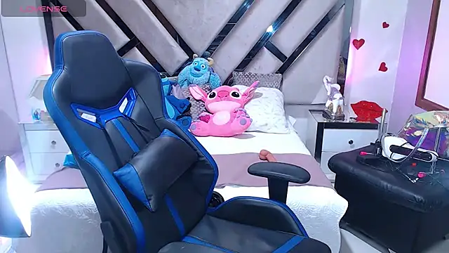 Snapshot of lady_Ary_xx chatting on December 22, 1:23 am lady Ary xx online show from December 22, 1:23 am