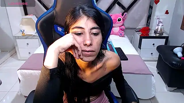 Snapshot of lady_Ary_xx chatting on December 28, 9:30 pm lady Ary xx online show from December 28, 9:30 pm